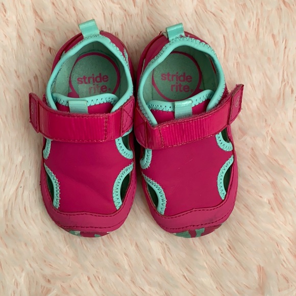 Stride Rite Soft Motion Water Shoes US 4.5W - GUC - Picture 1 of 5